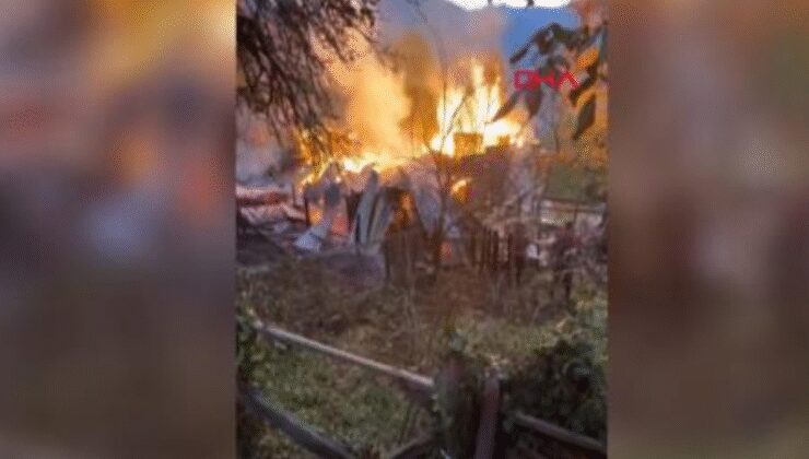 Karabük’te 2 katlı ahşap ev yandı; 5 kişi dumandan etkilendi