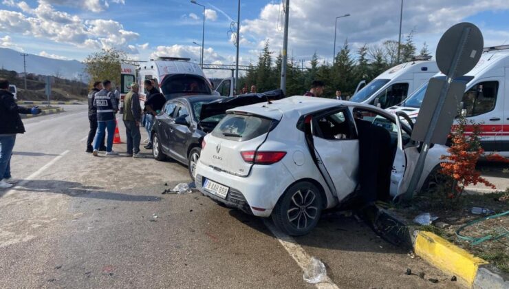 Karabük’te kavşakta otomobiller çarpıştı: 7 yaralı