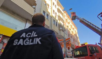 Kars’ta 6 katlı binada yangın; 1’i çocuk 3 kişi dumandan etkilendi