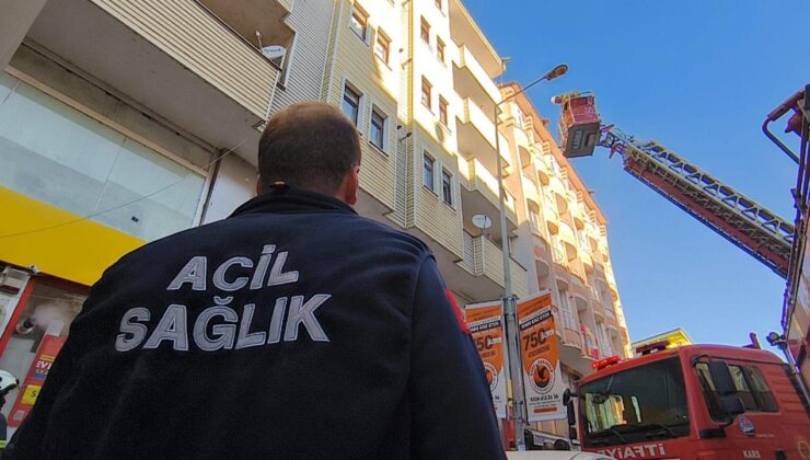 Kars’ta 6 katlı binada yangın; 1’i çocuk 3 kişi dumandan etkilendi