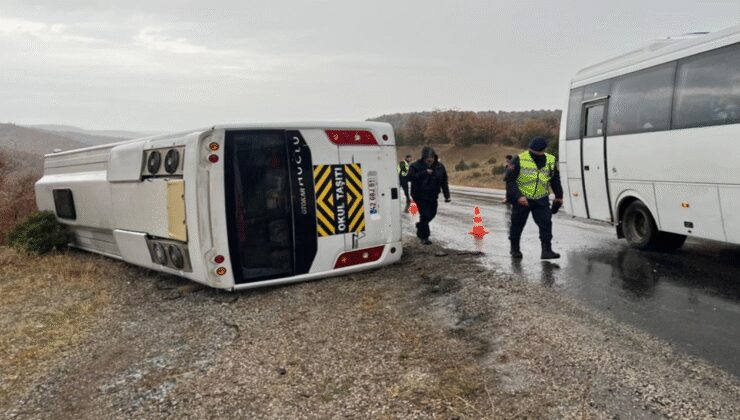 Konya'da okul servisi devrildi; 29 kişi yaralandı!