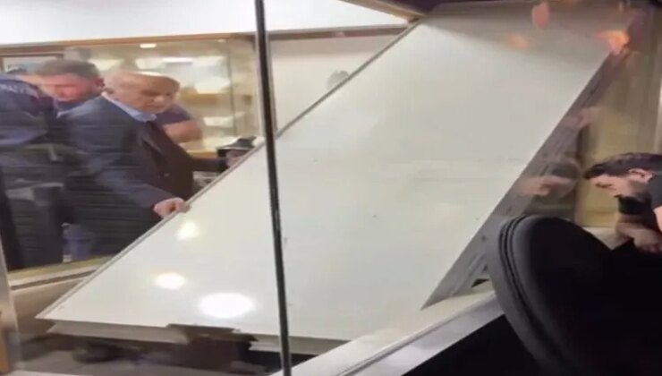 Kuyumcuda vitrin asansörünün altında kalıp öldü