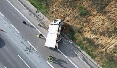 Kuzey Marmara Otoyolu’nda zincirleme kaza: Aynı firmadan iki kamyon…