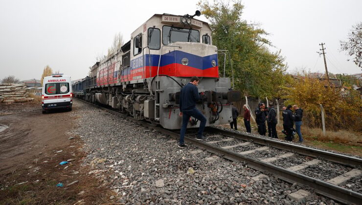 Malatya’da trenin çarptığı 68 yaşındaki şahıs hastaneye kaldırıldı