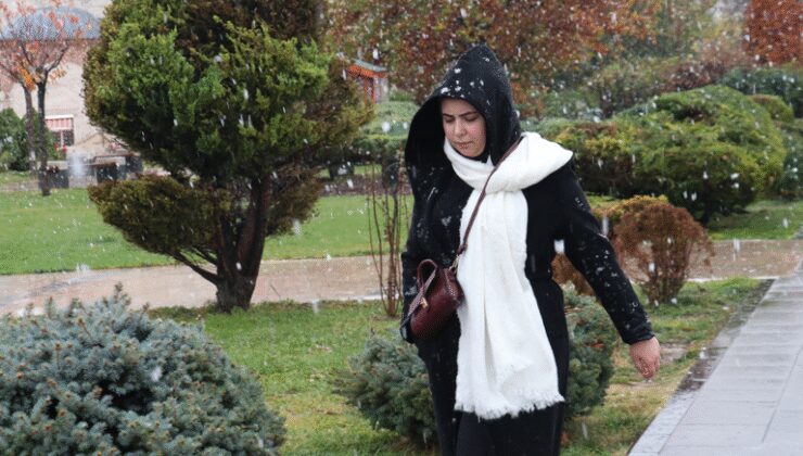 Mevsimin ilk karı: Kent beyaza büründü