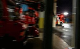 Müstakil evde çıkan yangında mahsur kalan 2'si çocuk 4 kişi kurtarıldı