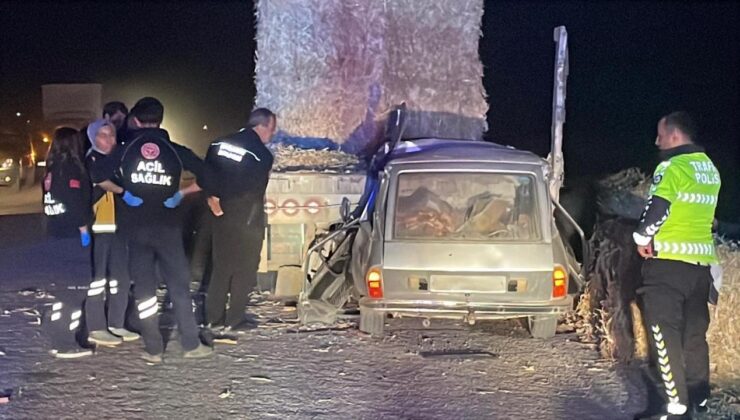 Otomobil tırın altına girdi! Karı-koca olay yerinde can verdi