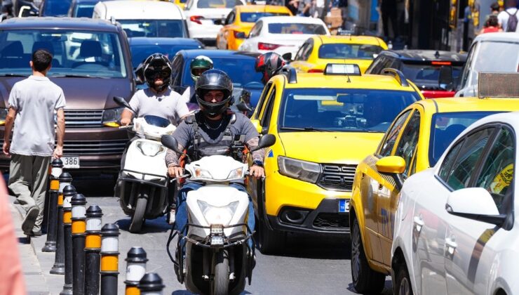 Piyasada korku artınca maaşları yarı yarıya düştü