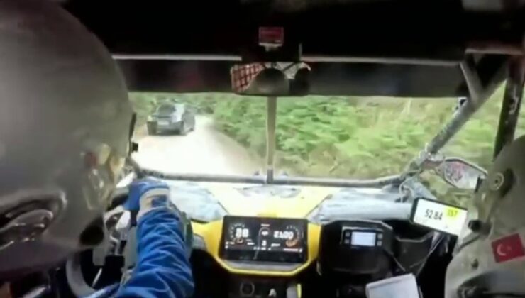 Ralli aracı, yarış alanına giren sivil kamyonetle çarpıştı