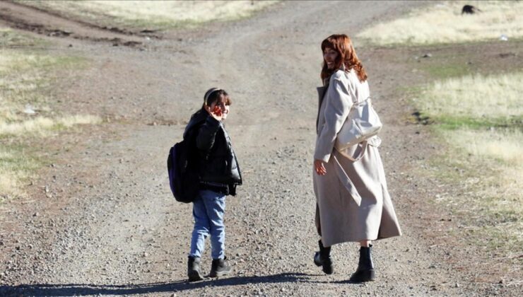 Sedanur öğretmenin Ağrı kırsalındaki tek öğrencisi!