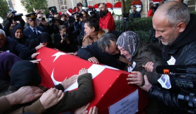 Şehit Üsteğmen Emre Mercan son yolculuğuna uğurlandı