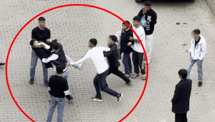 Siirt’te tekmeli ve yumruklu kavga kamerada: 3 yaralı