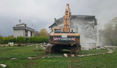 Sinem’in bıçaklanarak öldürüldüğü villa yıkıldı