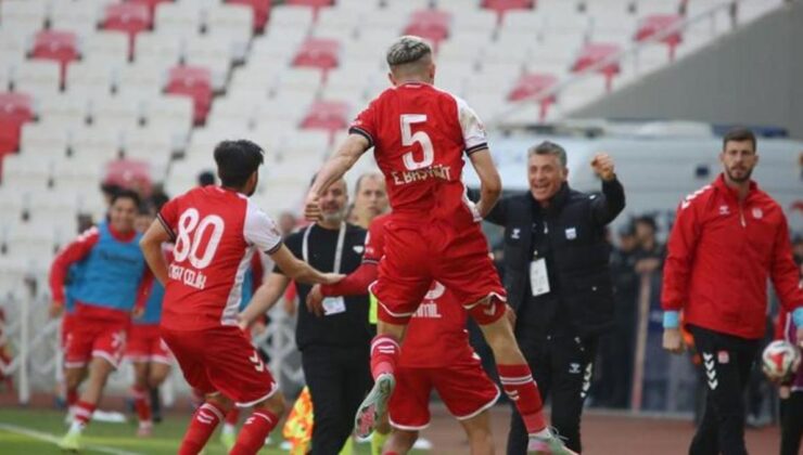 Sivasspor, Manisa FK karşısında son dakikalarda güldü!