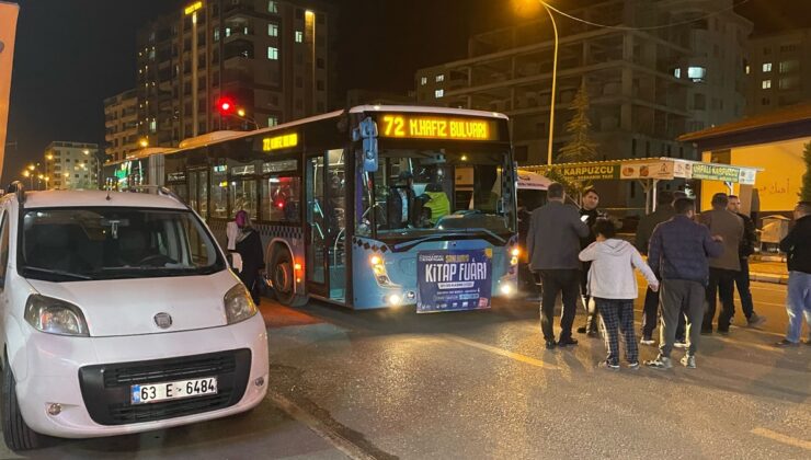 Sokak ortasında çatışma! Kurşunlar halk otobüsüne isabet etti, yaralananlar var