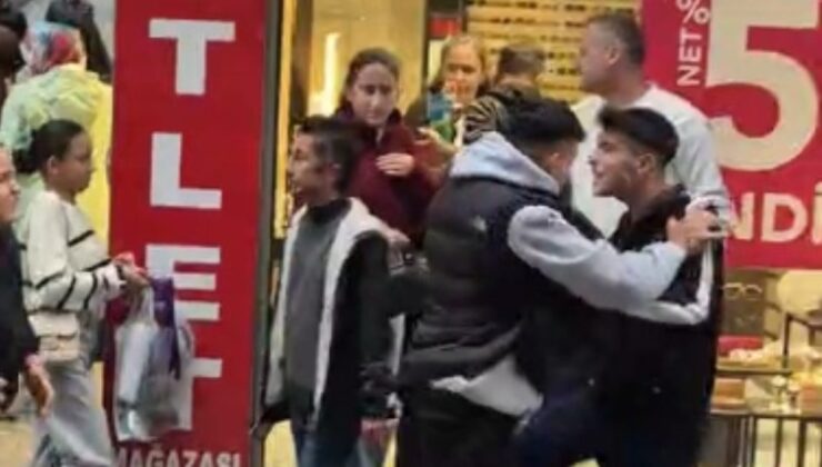 Sokak ortasında tekmeli, yumruklu kavga: O anlar kamerada
