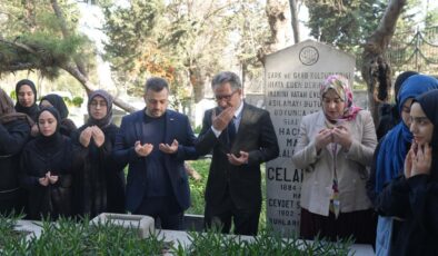 Talebeleri Celal Hoca’yı kabri başında andı