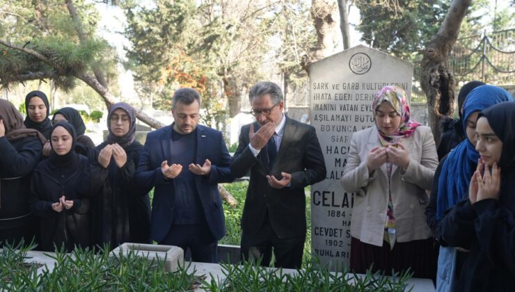 Talebeleri Celal Hoca’yı kabri başında andı
