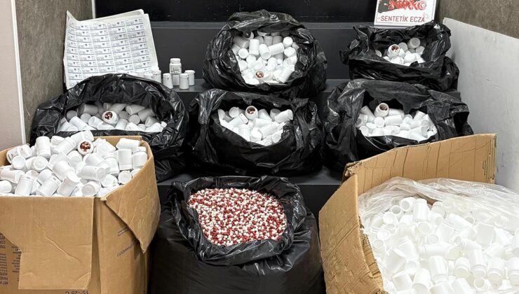 Torbacılara darbe: 316 bin hap bulundu, 2 kişi tutuklandı