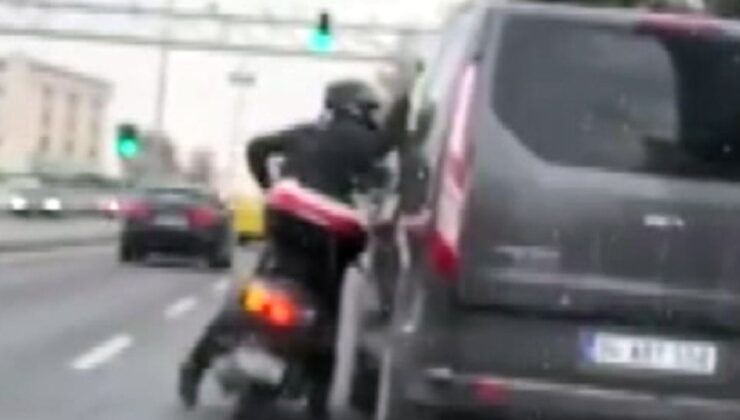 Trafiği yumruklarla birbirine kattılar