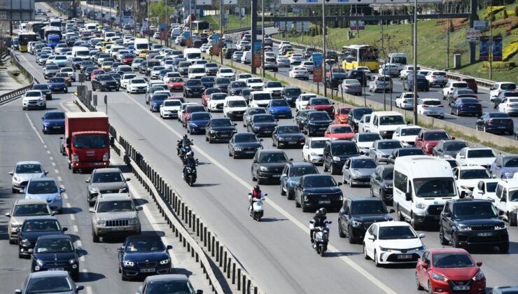 Trafikte yeni dönem başlıyor: Kurallara uymayanın hem ehliyeti hem aracı gidecek