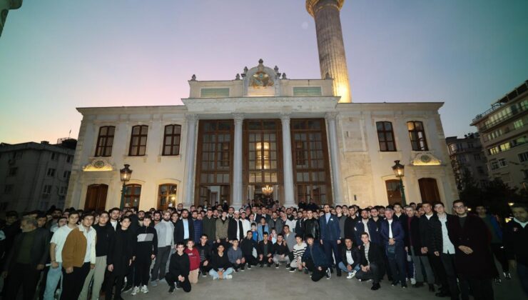 TÜGVA’lı gençler bu kez Teşvikiye Camii’nde sabah namazında buluştu