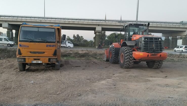 Ünlü plajdan kamyon ve kepçelerle tonlarca kum çalındı!
