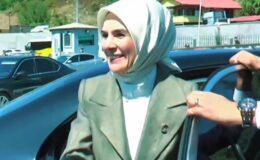 'Gezen Bakan' yıl bitmeden 14. ülkesinde