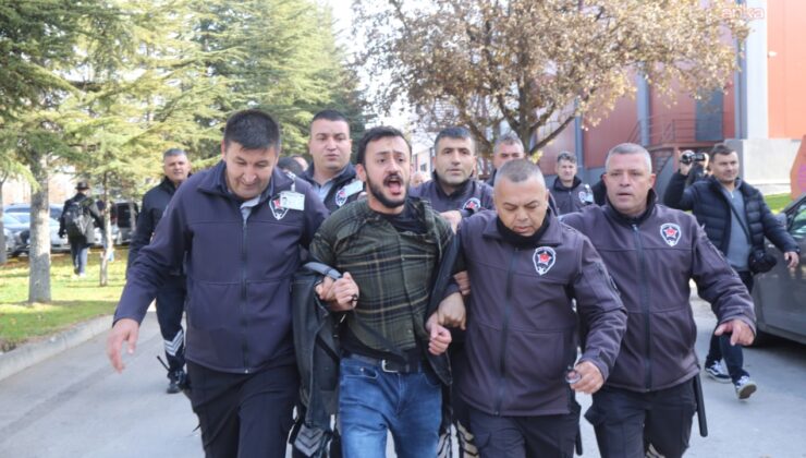 Yemekhaneyi protesto eden öğrencileri yaka paşa dışarı attılar!