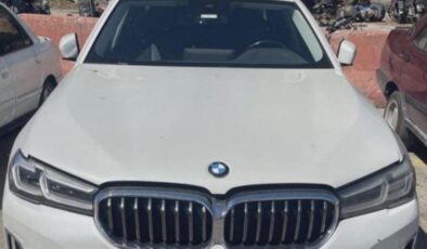 Yeni evli çifte avukat arkadaş kazığı: Araç alma vaadiyle düğün takılarını çarpmış