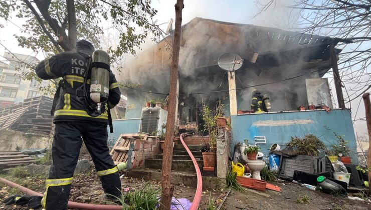 74 yaşındaki kadın yangından zor kurtuldu