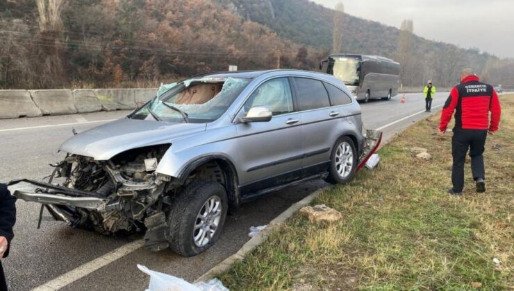 Amasya’da lastiği patlayan otomobil takla attı: 3 yaralı