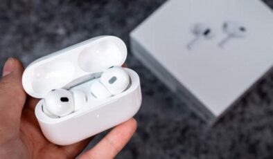 Apple’dan yeni AirPods tasarımı sızdı: Renkli prototiplerle dikkat çekiyor