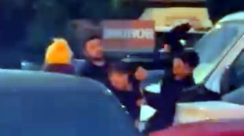 AVM'de otopark yeri için yumruklu kavga