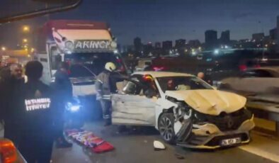 Bağcılar’da zincirleme kaza: Yaralılar var! Trafik kilitlendi…