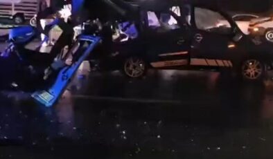 Başakşehir’de zincirleme trafik kazası: Beton mikserinin çarptığı araçtaki çift öldü