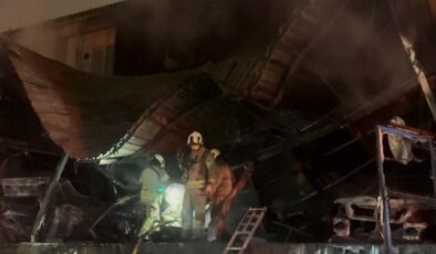 Başakşehir’deki sanayi sitesinde yangın: Tüm iş yeri alev alev