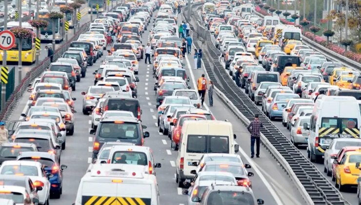 Benzine 2 lira 2 kuruş zam geliyor