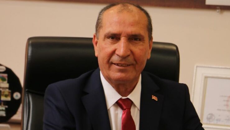 Bir belediye başkanı daha AKP'ye geçiyor