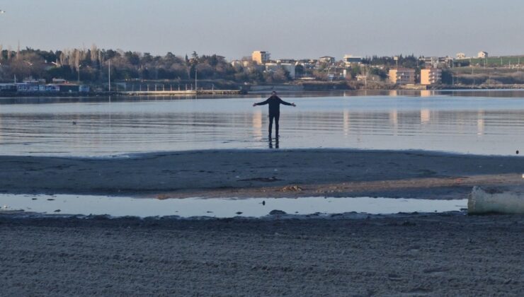 Bir kentte tedirgin eden görüntü: Deniz onlarca metre çekildi