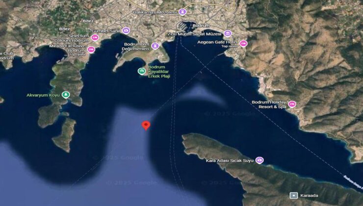 Bodrum açıklarında sürüklenen göçmen botu yardım istedi