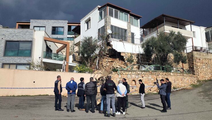 Bodrum’da sağanak yağış üç katlı binayı yıkılacak hale getirdi!