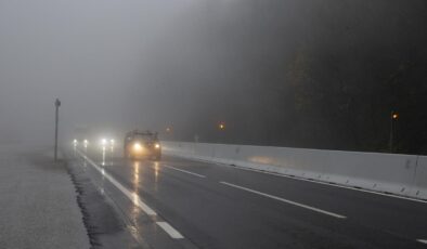 Bolu Dağı’nda sis ve sağanak: Görüş mesafesi düştü