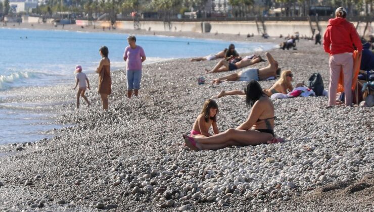 Bu fotoğraf bugün Türkiye'de çekildi… Aralık ayında deniz keyfi yaptılar