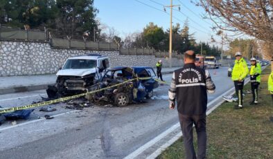 Burdur’da feci kaza: 2 kişi hayatını kaybetti! Yaralılar var