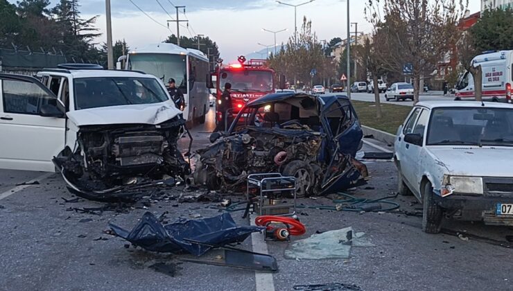 Burdur'da feci kaza: İki kişi öldü