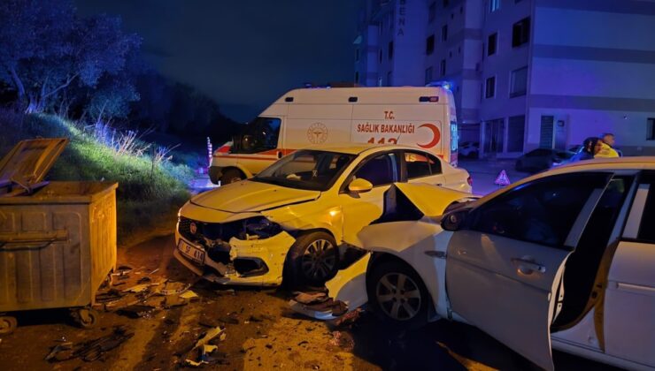 Bursa’da iki otomobil kafa kafaya çarpıştı: 2 yaralı