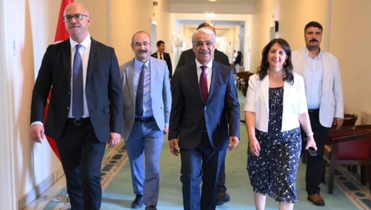 DEM İmralı heyetinden görüşme trafiği