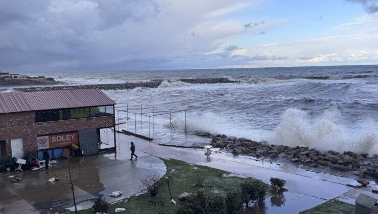 Deniz taştı Kozlu Limanı sular altında kaldı