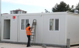 Depremzede konteynerde, Özel İdare ‘tanıtım’ peşinde